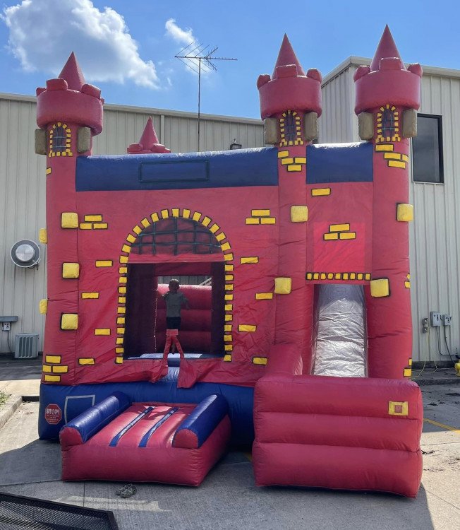 CASTLE BOUNCE HOUSE W/ SLIDE